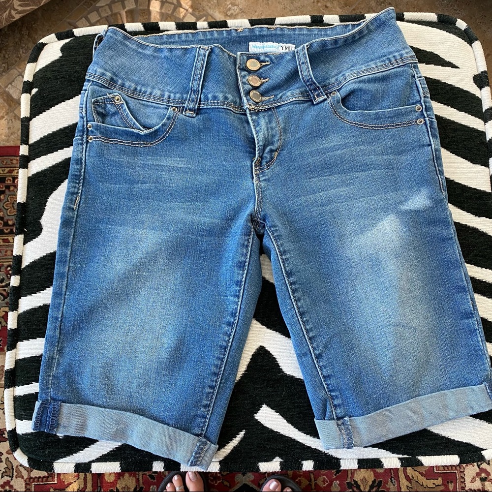 YMI WannaBettaButt? Button Fly Shorts Size 5